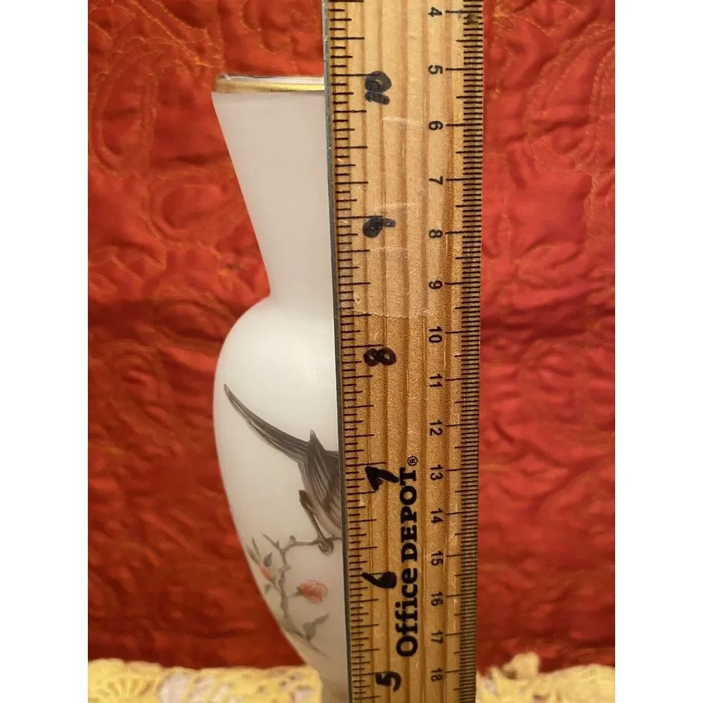 Vintage‎ 1960's Satin Art Glass  Elegant Sparrow Vase Made in Italy by Norleans